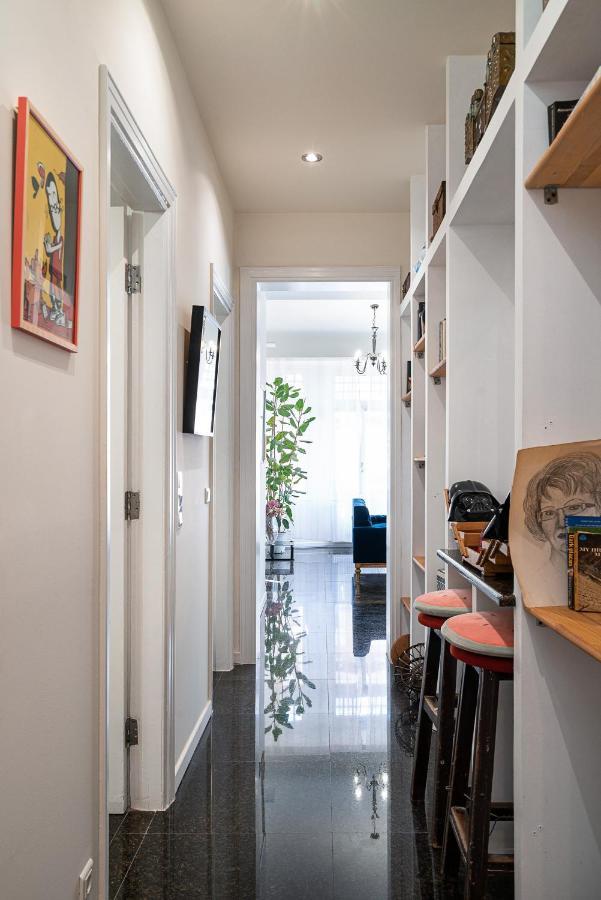 Spacious & Artistic Retro 2Bd Apt With Sauna Athens Exterior photo